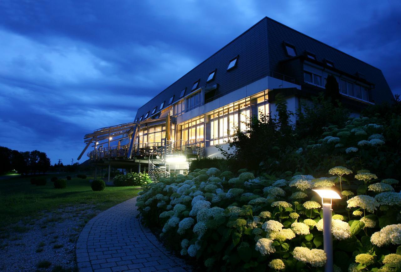 Stausee-Hotel Metzingen  Exterior photo